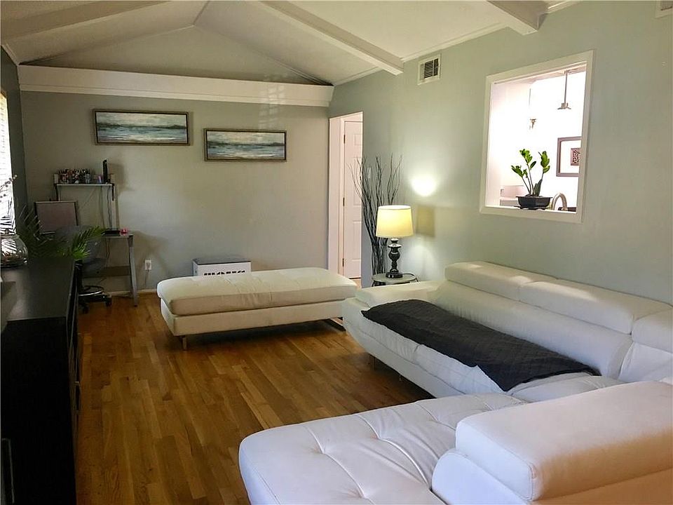 2nd image of 4014 Justice Ln
