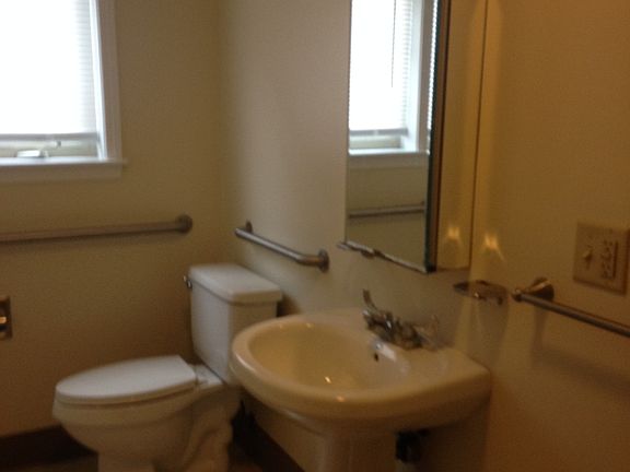 Accessible full bath