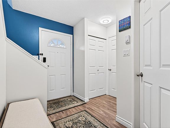 4th image of 2200 Manor Dr #8