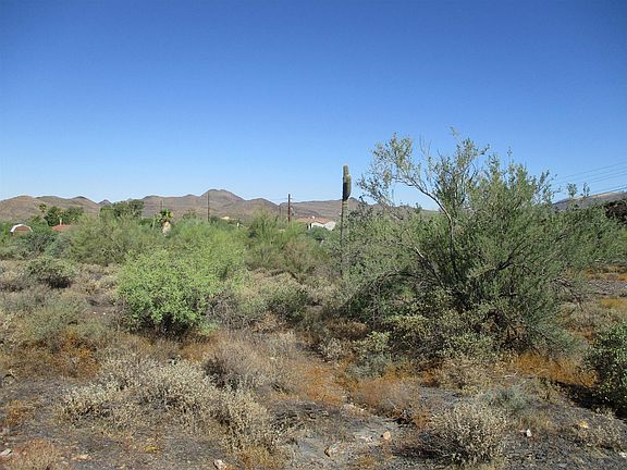 5th image of N Linda Dr