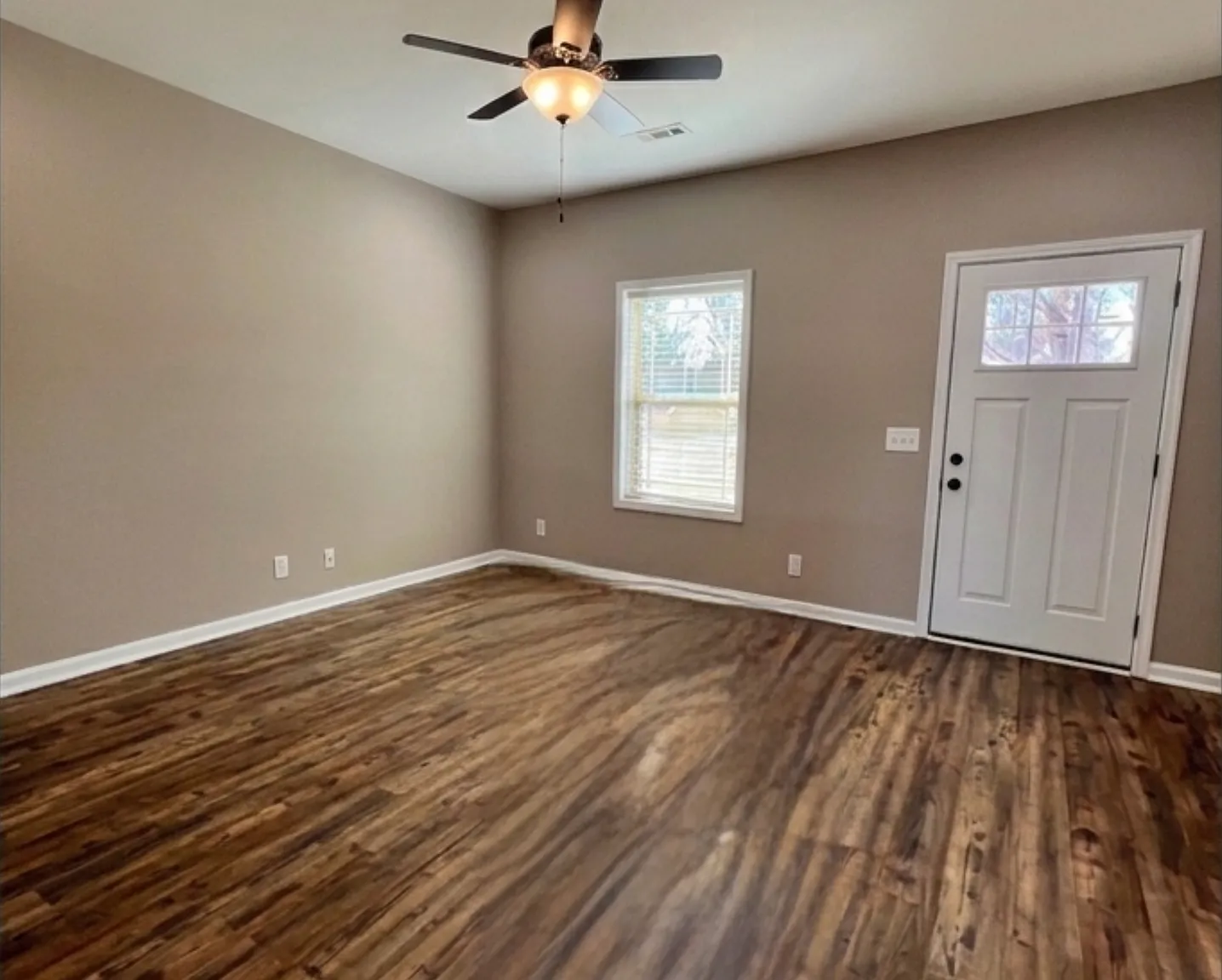 Available Now 2 Bedroom, 1 Bath Shelbyville Tn! — Photo 4