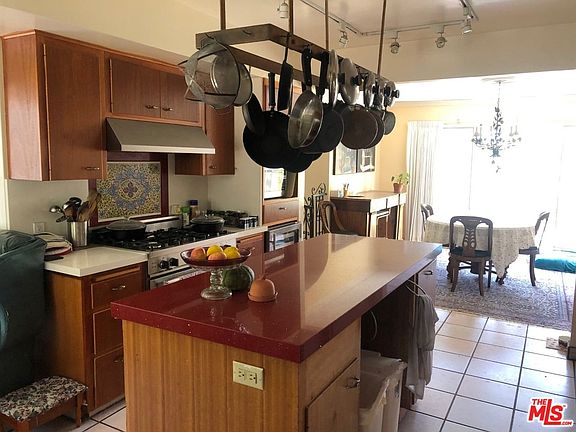4th image of 5425 Red Oak Dr