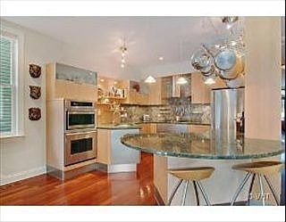 4th image of 3141 N Clifton Ave