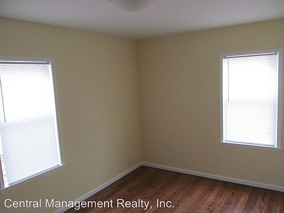 3rd image of 1413 Mishawaka Ave