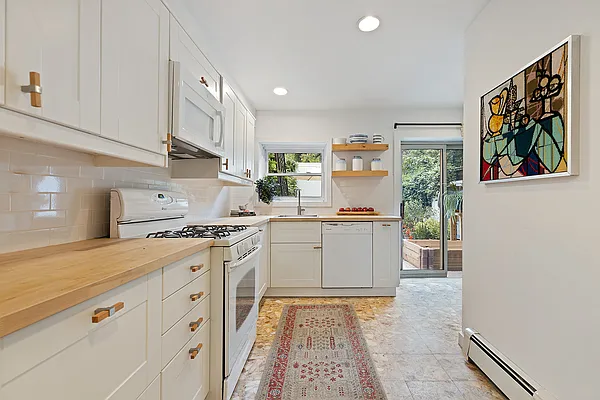 Sold by Corcoran | media 8