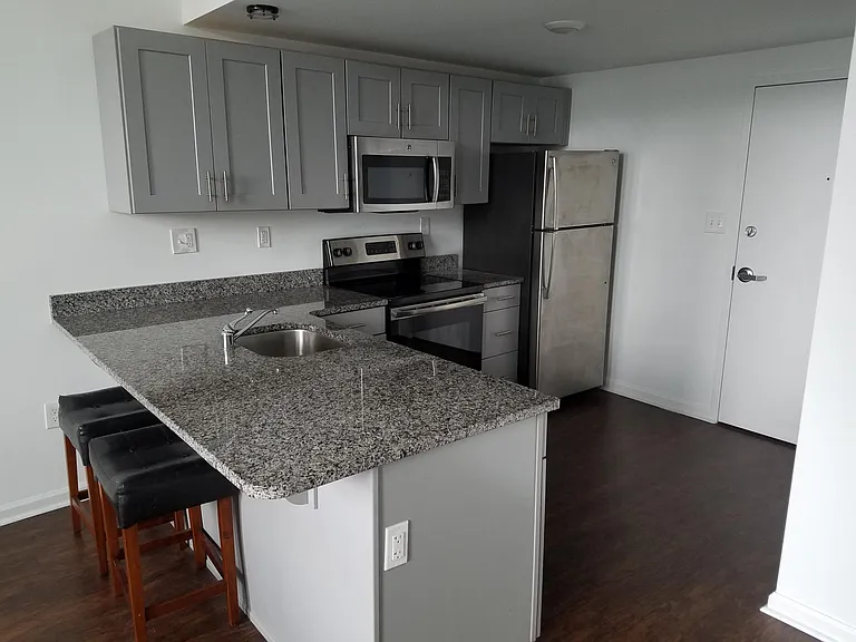2231 Bryn Mawr Ave #4 — Photo 1