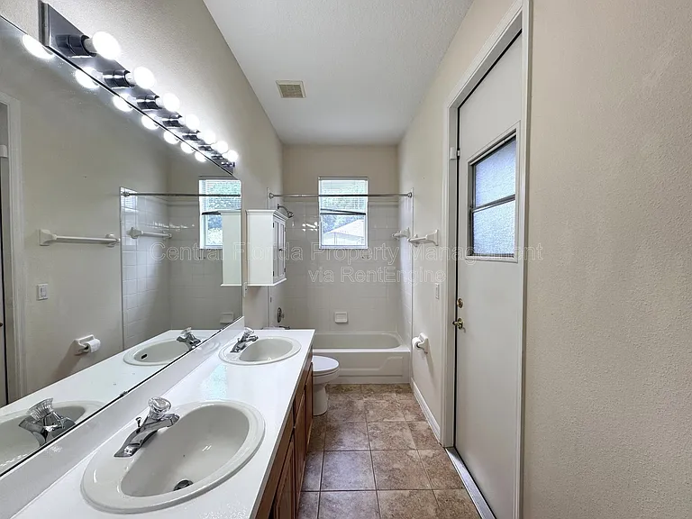10118 Shortwood Ln — Photo 27