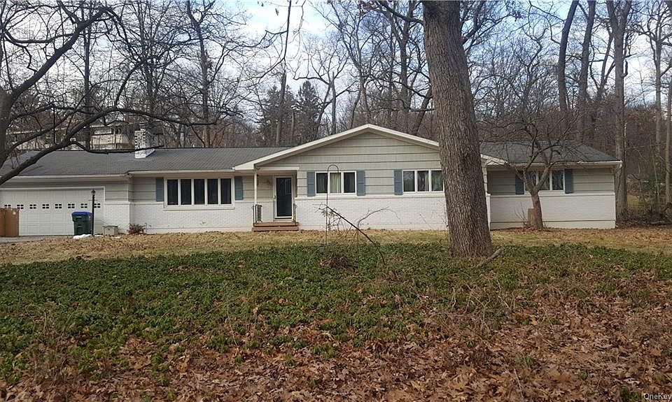 1st image of 9 Hideaway Ln