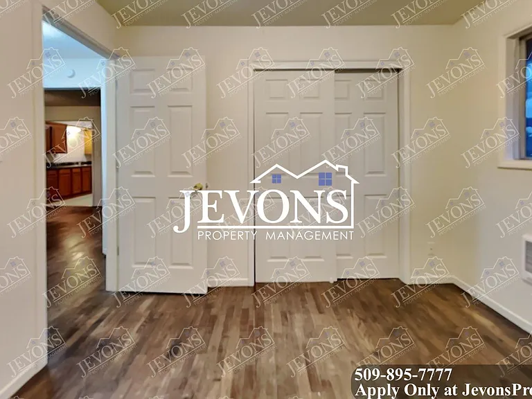 3571 E B St — Photo 13
