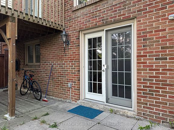 3rd image of 39 Aberfeldy Cres #Basement