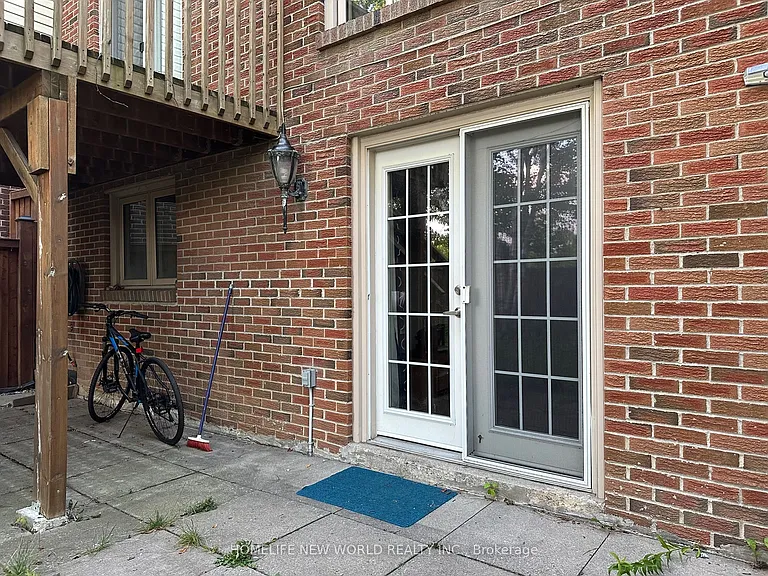 39 Aberfeldy Cres #BASEMENT — Photo 3