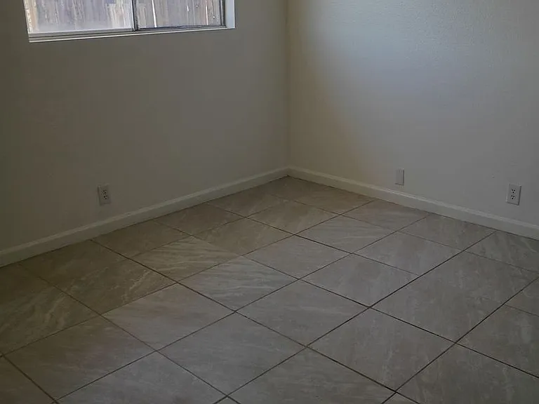 1932 Erin Dr. — Photo 15