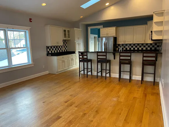 15 Franklin St #1, Lenox, MA 01240