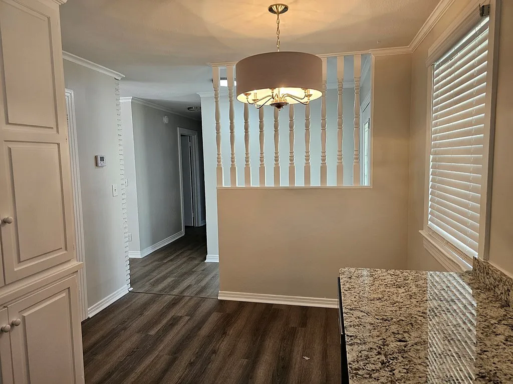 4 bed, 2.5 bath, $1,700 — Photo 4