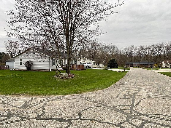 4th image of 19 Willow Ln