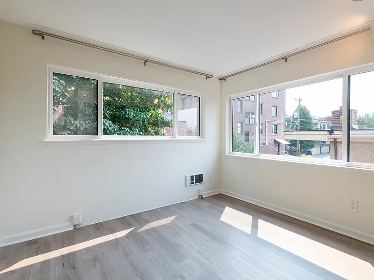 414 13th Ave E #Penthouse 4 — Photo 10