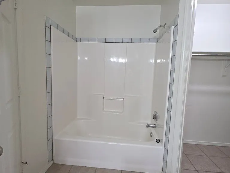 611 Preston Dr — Photo 20