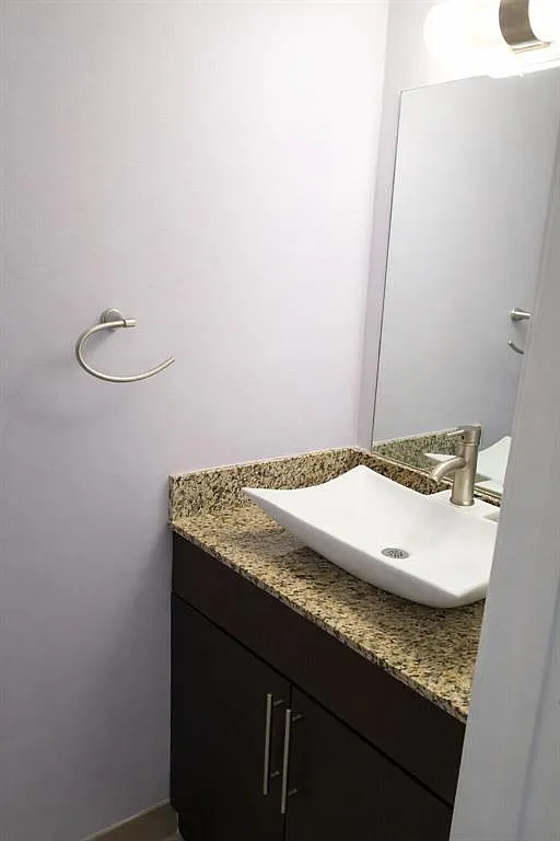 2 bed, 2.5 bath, 1140 sqft, $2,200 — Photo 4