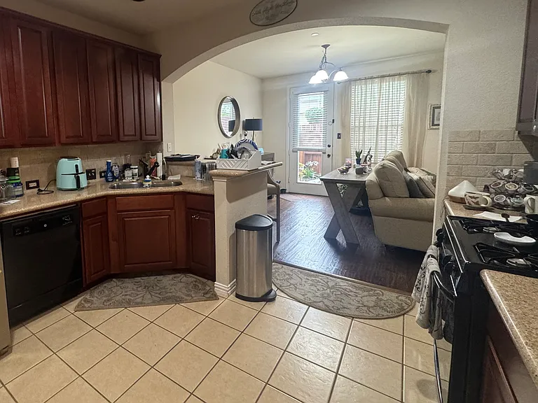 824 Apple Hill Dr — Photo 14