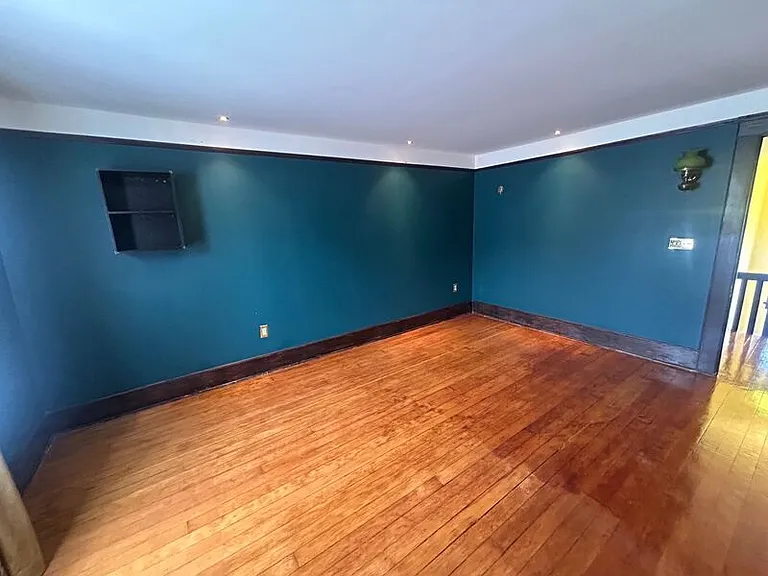 514 E Howard St — Photo 14