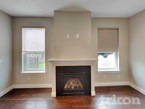 2nd image of 14361 Parkside Ct NW