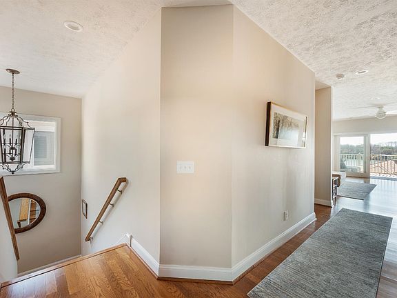 4th image of 1028 Siesta Key Ct