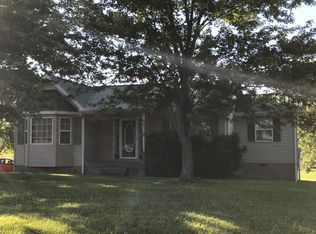 1109 Oak Knob Rd, Lafayette, TN 37083