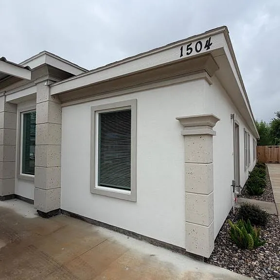 1504 Shavano Dr #3 — Photo 1