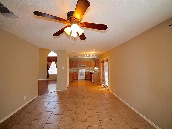 4th image of 16811 Bailey Jean Dr