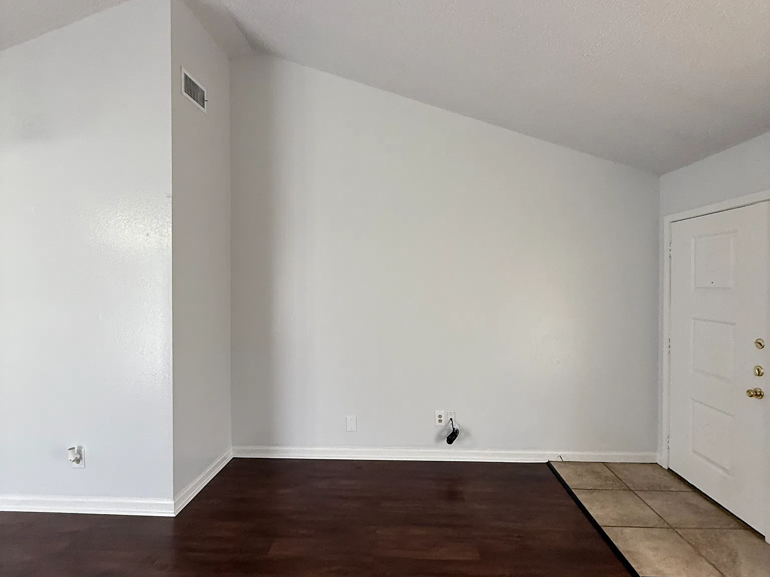 2 bed, 1020 sqft, $1,025 — Photo 3