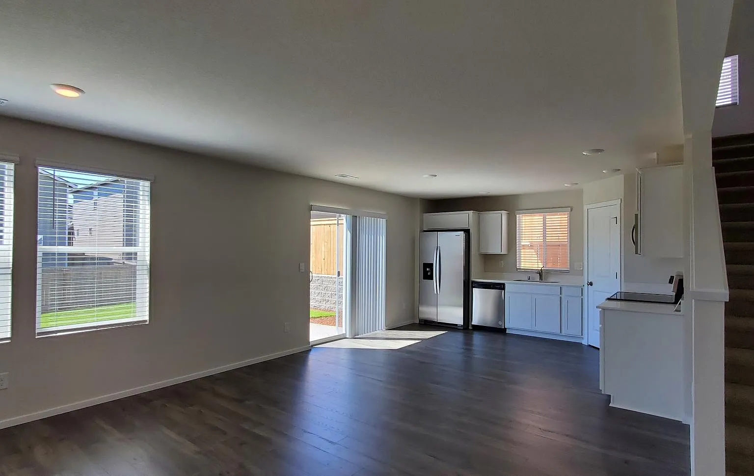 3 bed, 1350 sqft, $2,650 — Photo 3