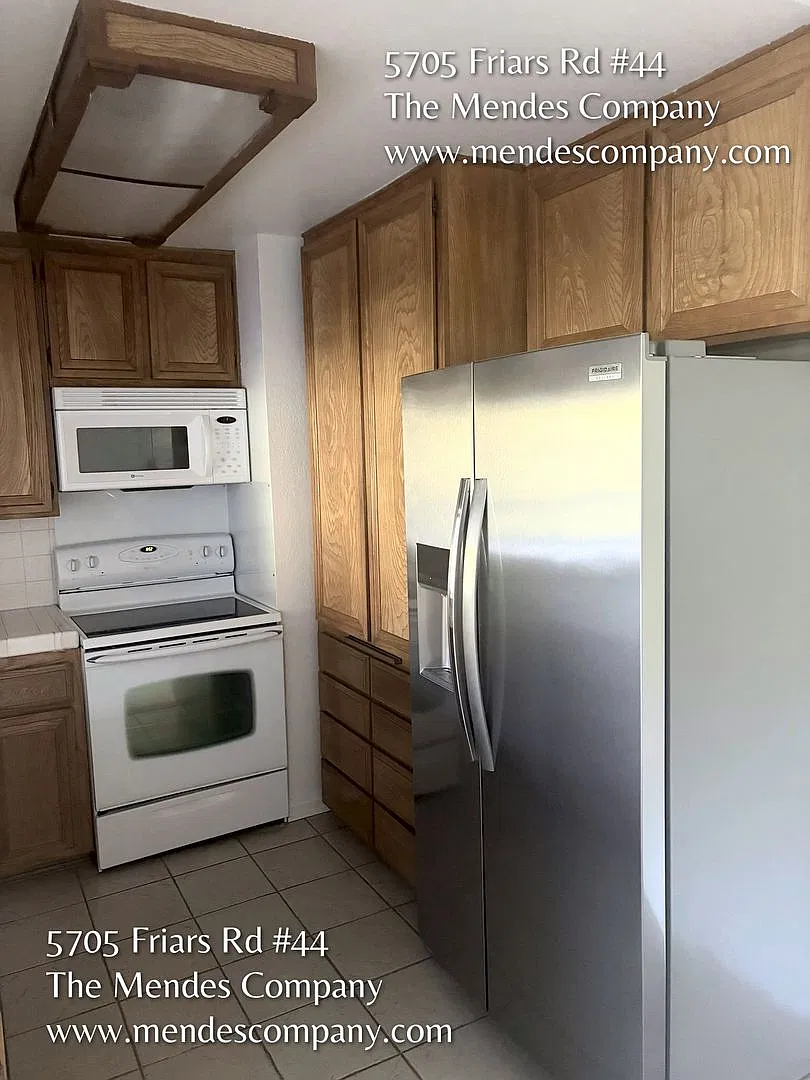 Unfurnished 2 bed/2 bath Condo Gated Garage, A/C, Pool & Storage! — Photo 3
