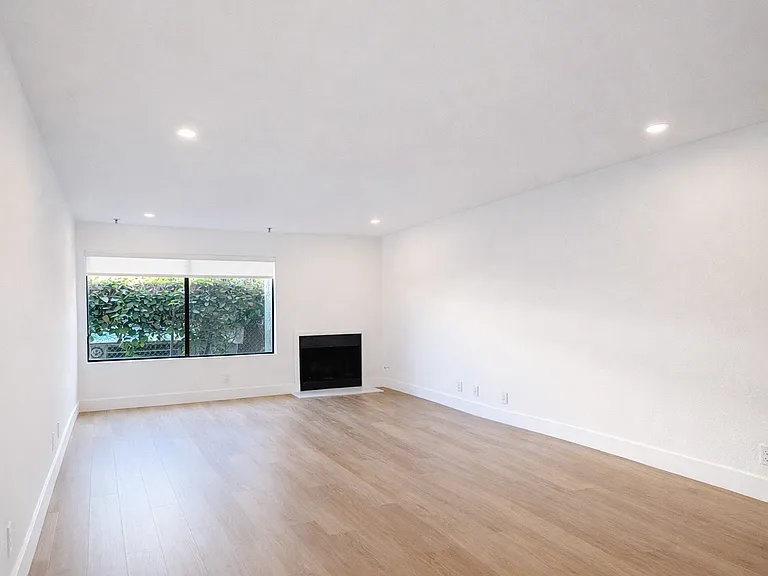 2123 Rodney Dr — Photo 12