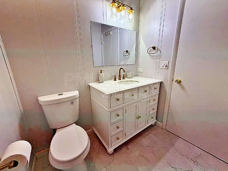 800 W Beechtree Ln — Photo 18