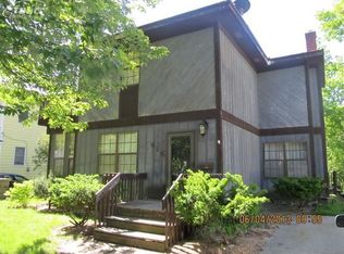 414 E Maple St, Holly, MI 48442