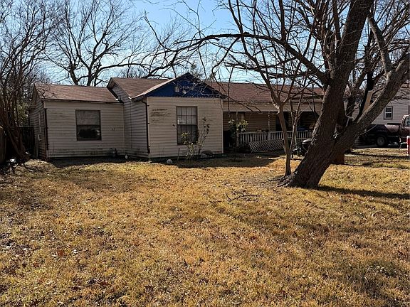3rd image of 114 E Park Place Dr