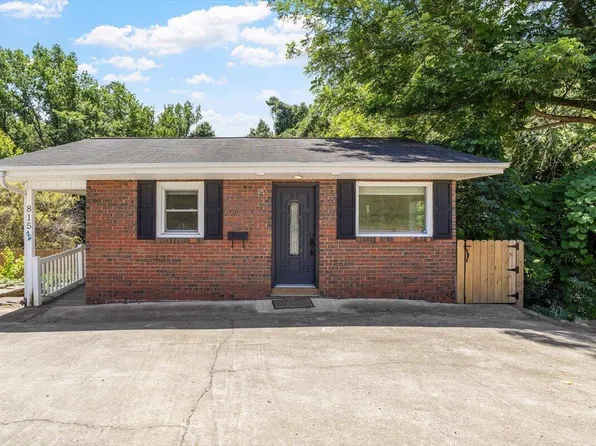 815 W 3rd St, Siler City, NC 27344