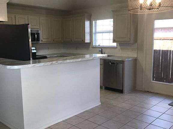 5th image of 10104 Evanston Ave Unit 1