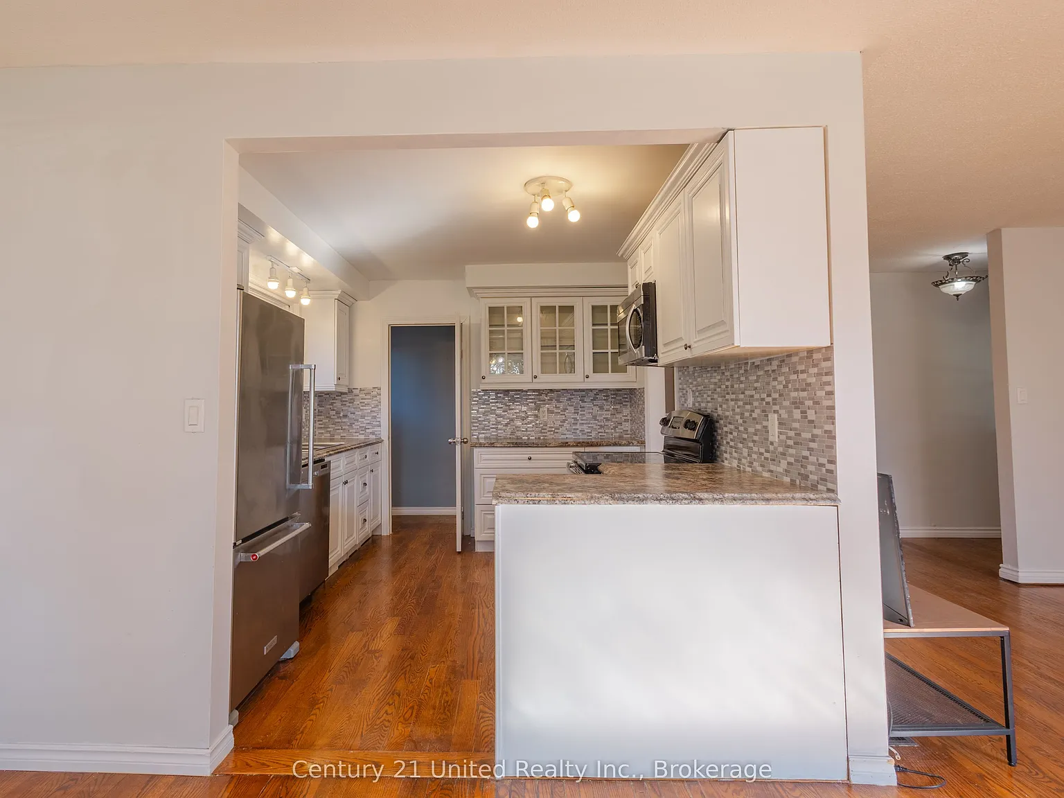 3 bed, $2,300 — Photo 4