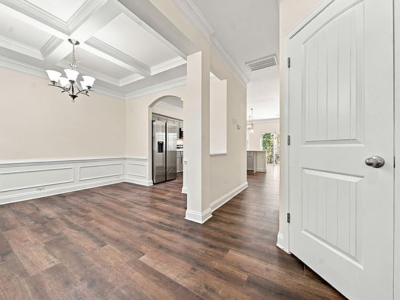 3rd image of 1405 Red Sunset Ln