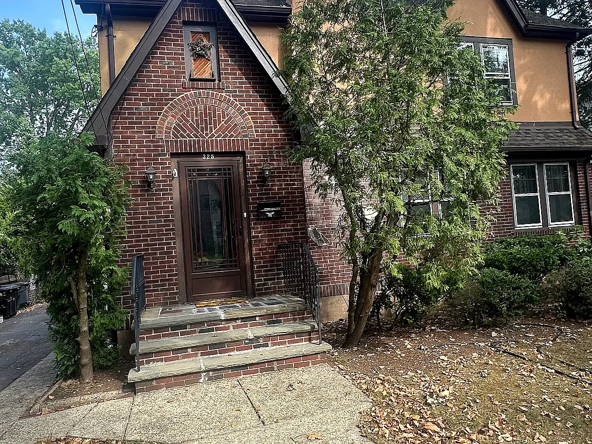 Building Photo - 325 Bogert Ave