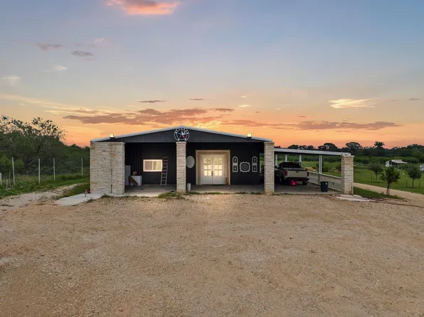 1950 County Road 430, Waelder, TX 78959