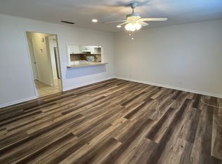 3805 S School Ave APT 7, Sarasota, FL 34239