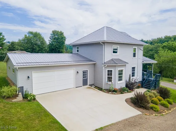 208 Maple St, Baltic, OH 43804