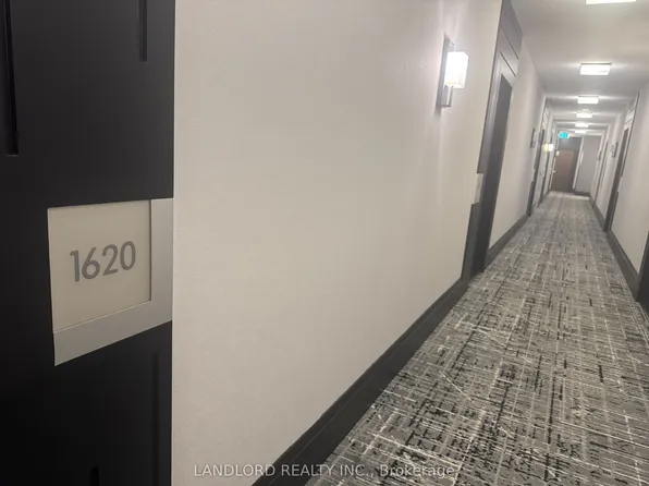 111 Elizabeth St, Toronto, ON