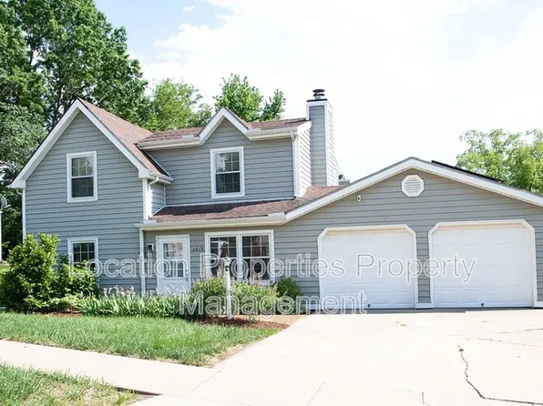 3619 Lakecrest Ct, Lawrence, KS 66049