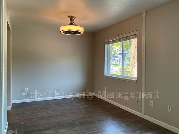 4th image of 1307 NW Slate Ln Unit 104