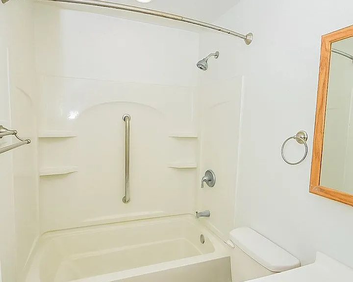 2225 Yorktowne Dr — Photo 17