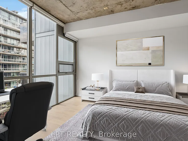 60 Bathurst St #507 — Photo 4