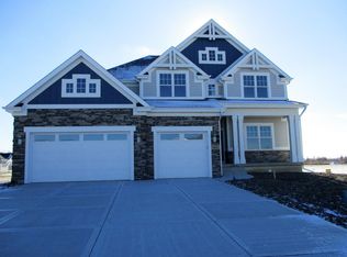 456 Lucy Ln, Munster, IN 46321